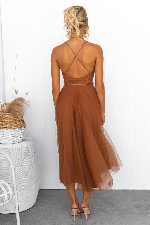 Ärmelloses Damen-Midikleid mit dünnen Trägern für den Sommer