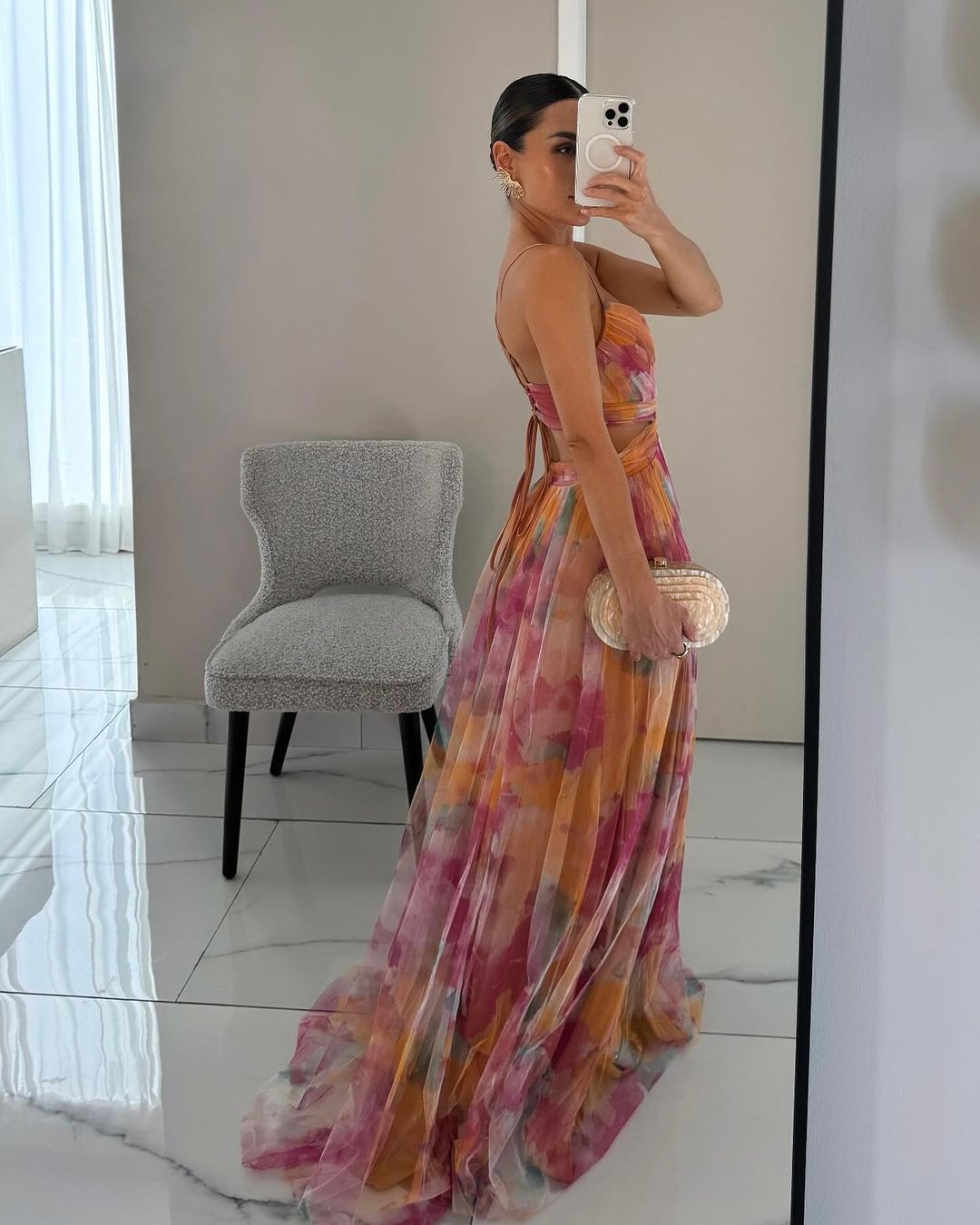 Elegantes Mesh-Maxikleid mit Figurbetontem Schnitt – Camille