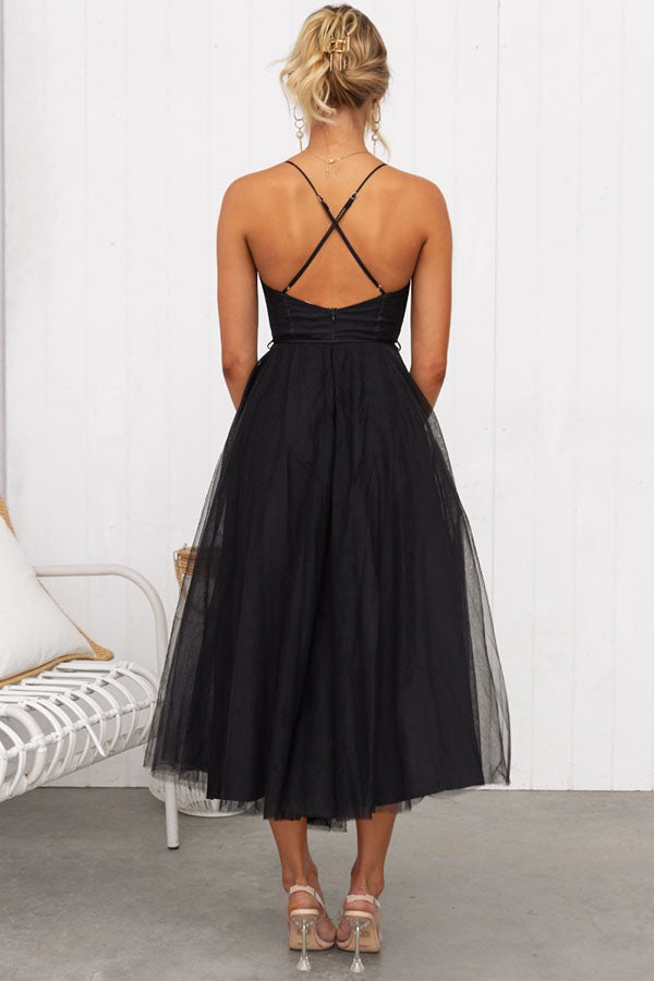 Ärmelloses Damen-Midikleid mit dünnen Trägern für den Sommer
