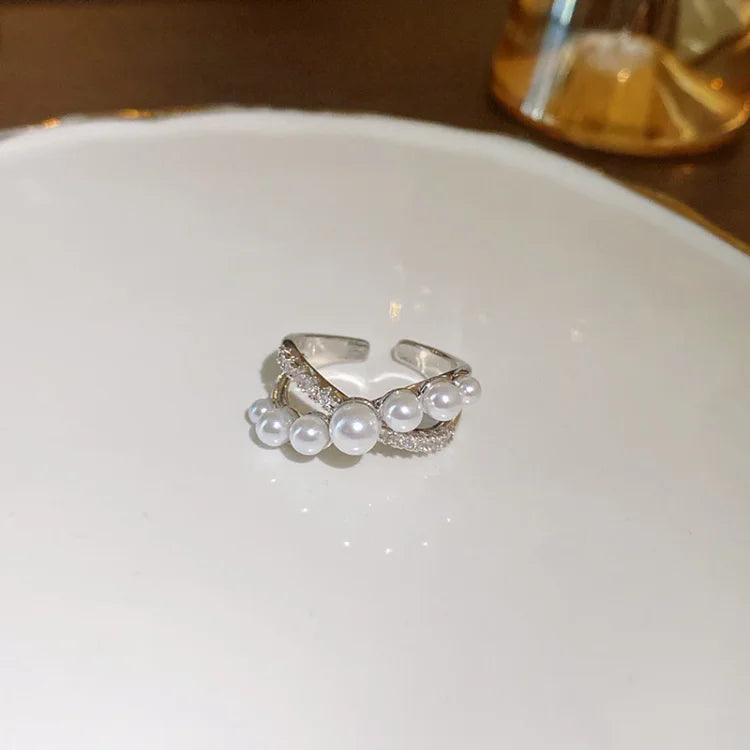 Verstellbarer Vintage Ring mit Zirkonia und Perle – Isadora