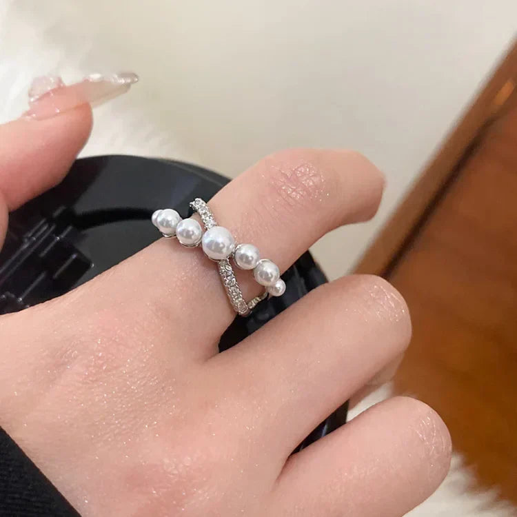 Verstellbarer Vintage Ring mit Zirkonia und Perle – Isadora