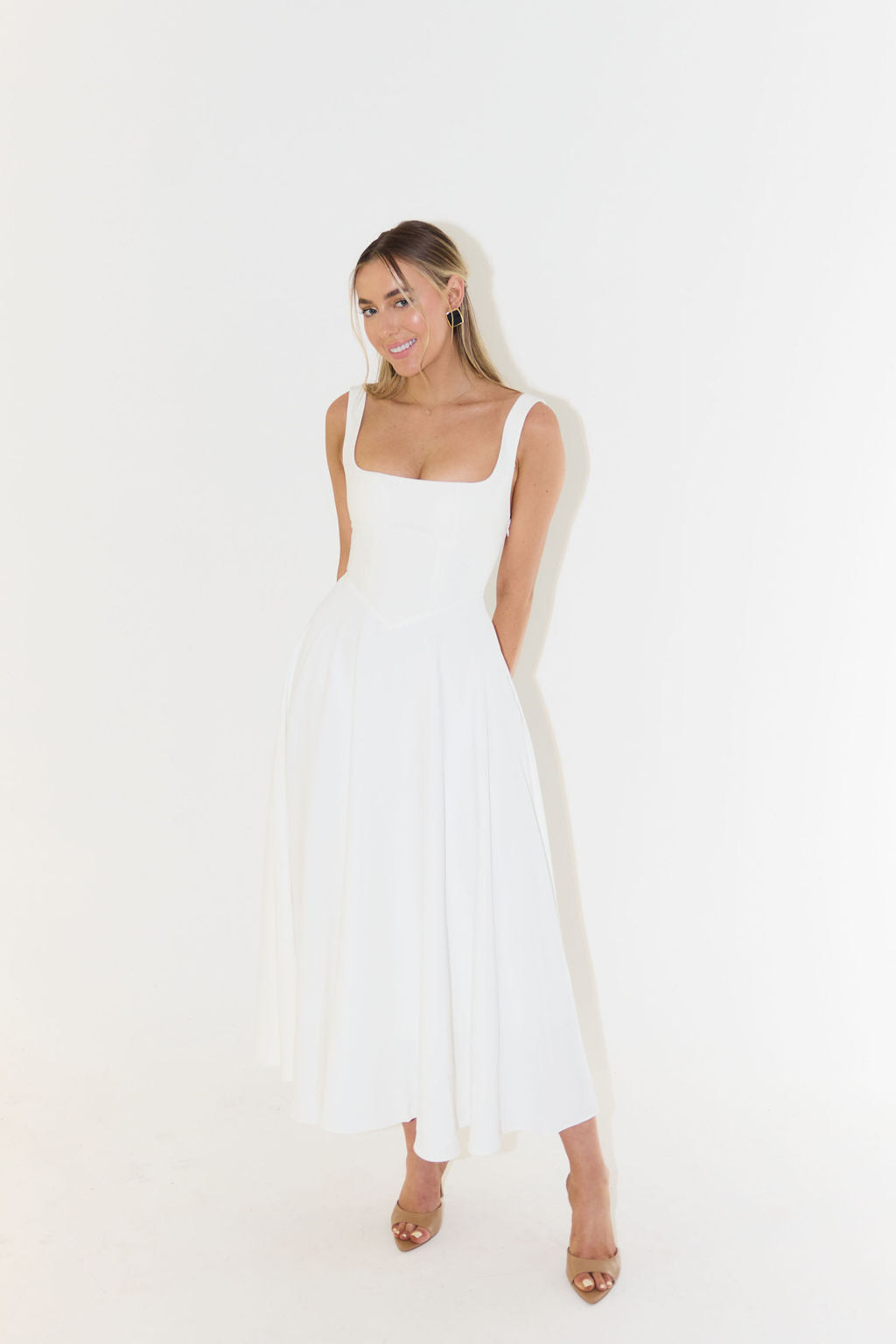 Damen ärmelloses Midikleid mit eckigem Ausschnitt für den Sommer