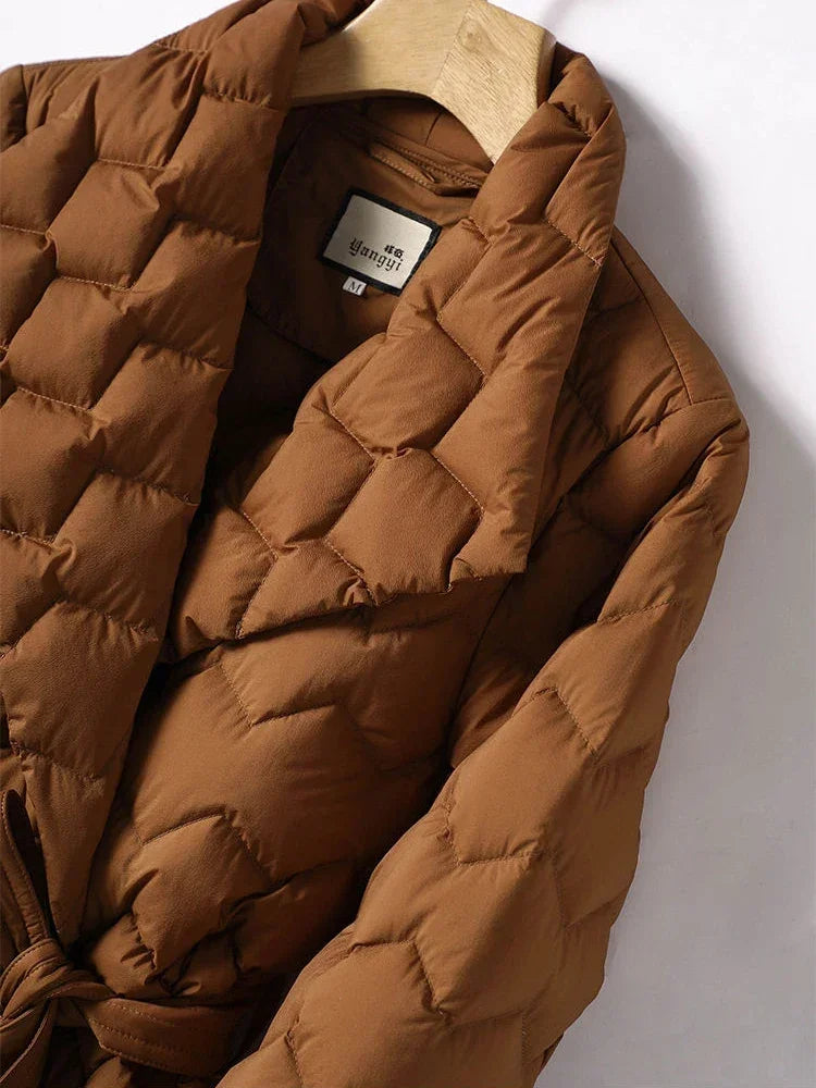 Assunta - Elegante Daunenjacke Mit Gürtel