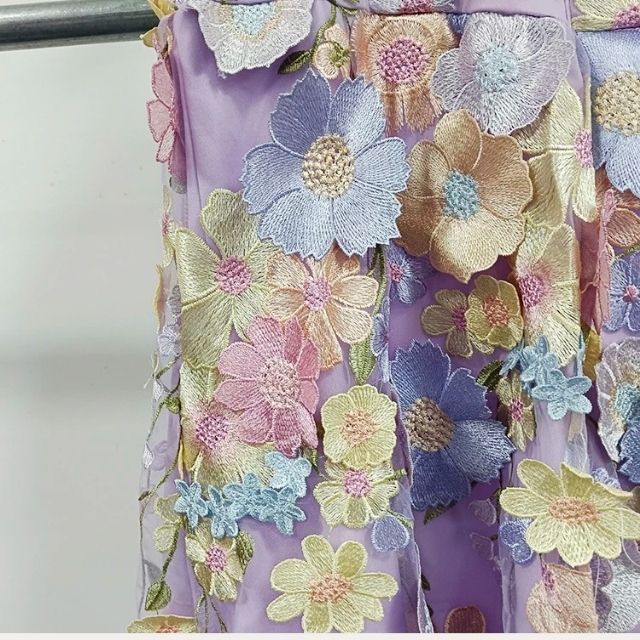 Cocktailkleid aus Tüll mit Blumenapplikationen - Rosalie, Frühling 2025 Edition