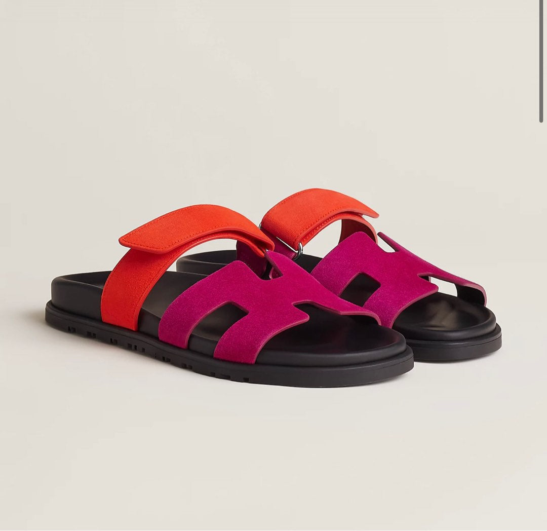 Herren Leder-Sandalen – Stilvolle schwarze Pantoletten mit verstellbarem Riemen