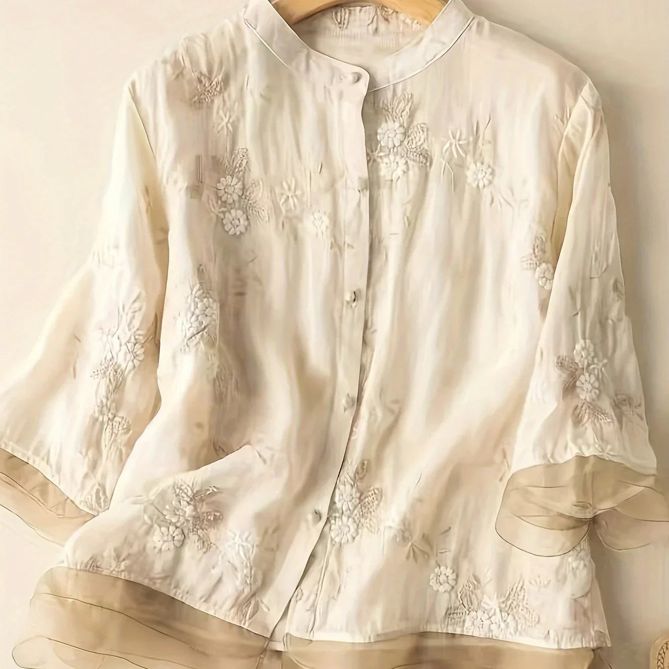 Blumenbluse | Eliza | Bestickt | Knopfverschluss | Frühling 2025 | Modisch