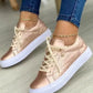 Schicke sneakers mit gold-detail