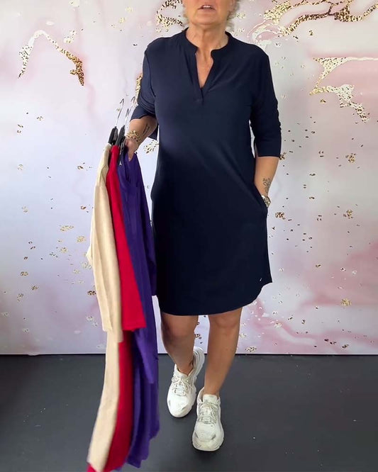 Hanneke – Zeitloses V-Ausschnitt-Kleid