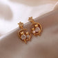 Goldene Katzenohrringe mit Zirkonia – Feline