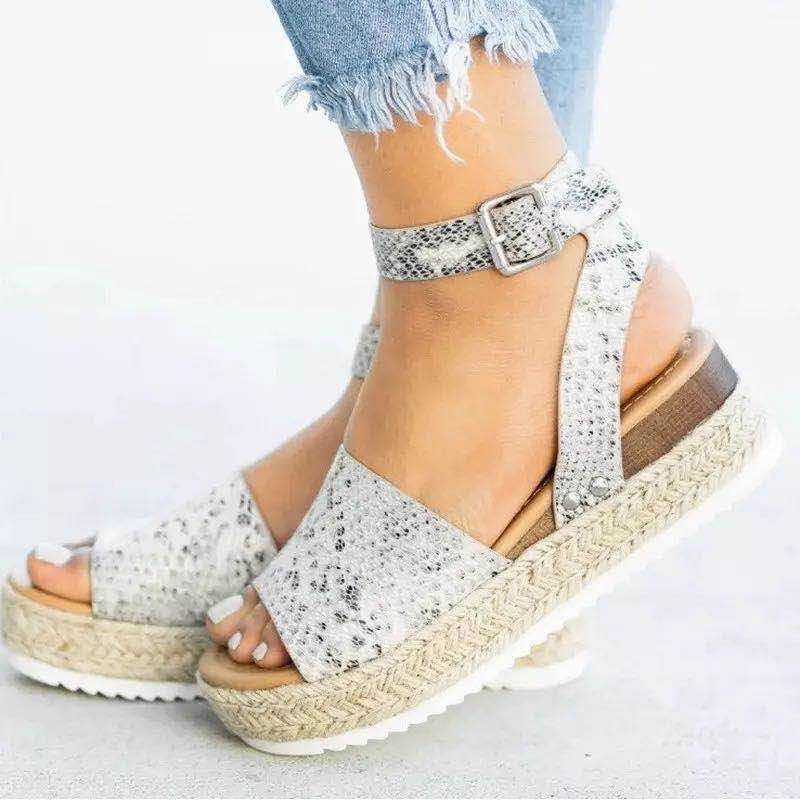 Damen Plateau-Espadrille Sandalen mit Keilabsatz & Riemchen – Livia