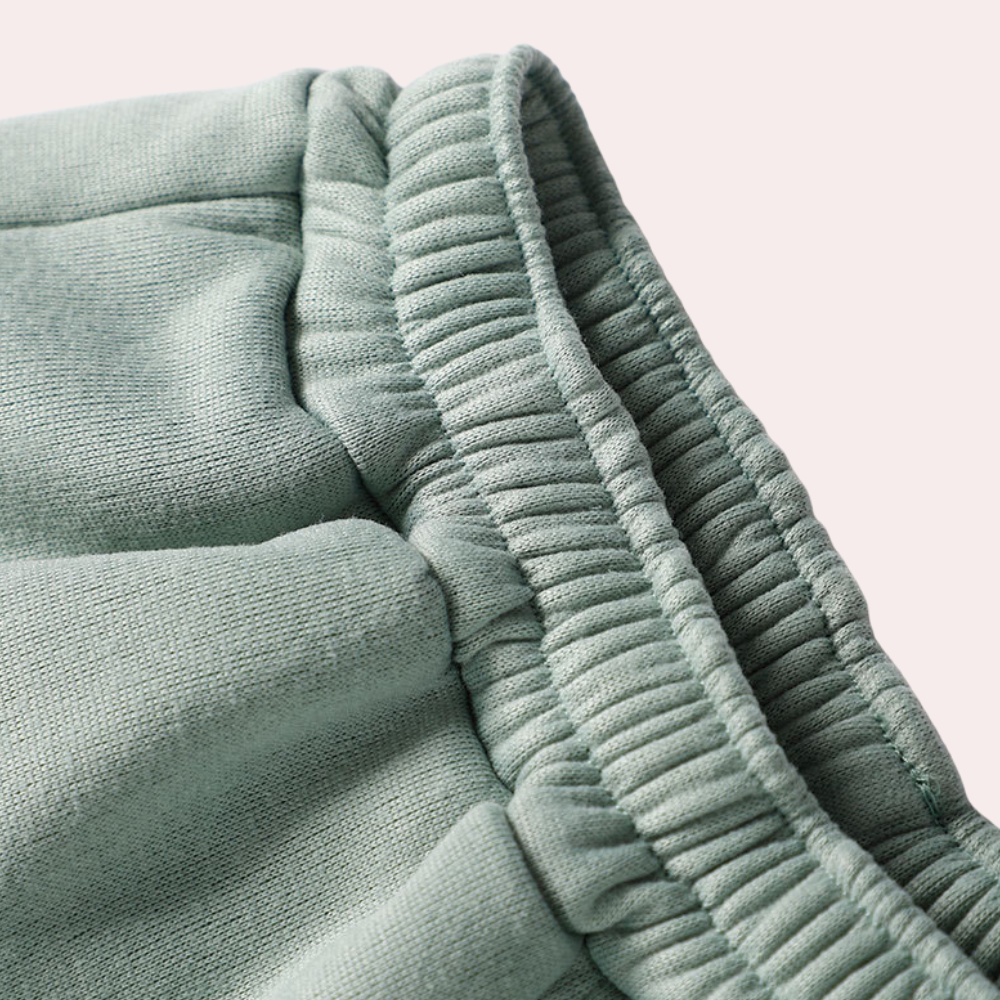 Stylischer Damen Trainingsanzug mit Pullover und Reißverschluss – Rihanna