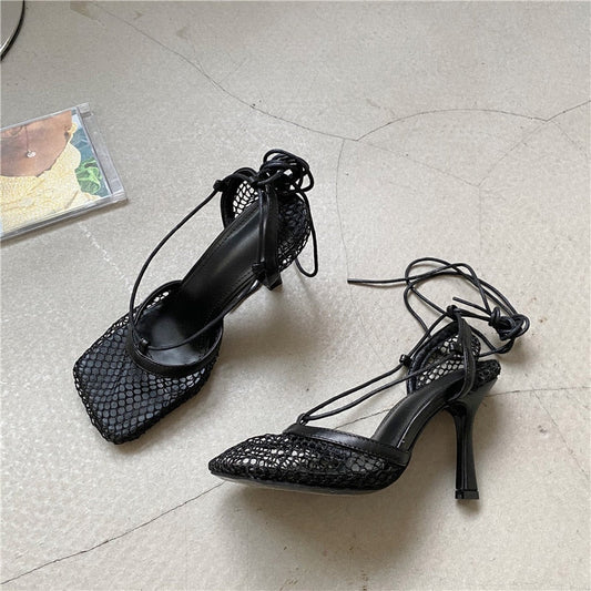 Pumps mit Spitzen-Optik – Céleste