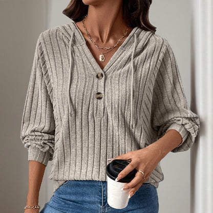 Damen Kapuzensweater mit strukturiertem Rippdesign und eleganten Knopfdetails WW