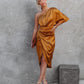 Satinkleid mit One-Shoulder-Schnitt & Schlitz – Alina