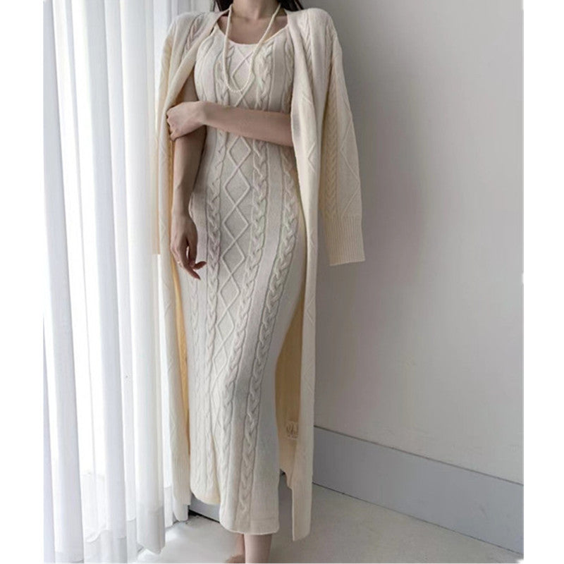 Mila Winter-Duo | Gestricktes Kleid mit wärmender Strickjacke im 2-teiligen Set