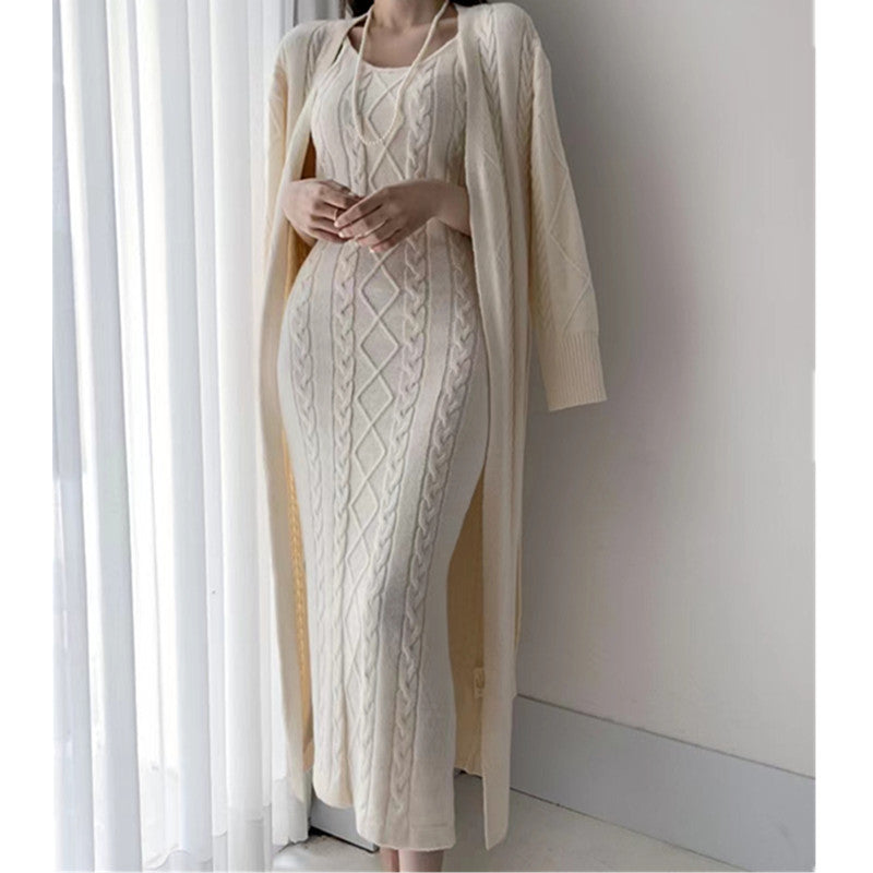 Mila Winter-Duo | Gestricktes Kleid mit wärmender Strickjacke im 2-teiligen Set