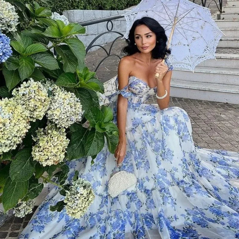 Vintage Trägerloses Abendkleid mit Blauem Blumenprint - Elena, Frühling 2025 Edition