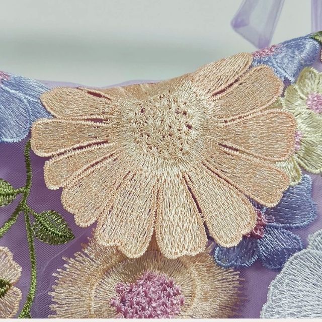 Cocktailkleid aus Tüll mit Blumenapplikationen - Rosalie, Frühling 2025 Edition