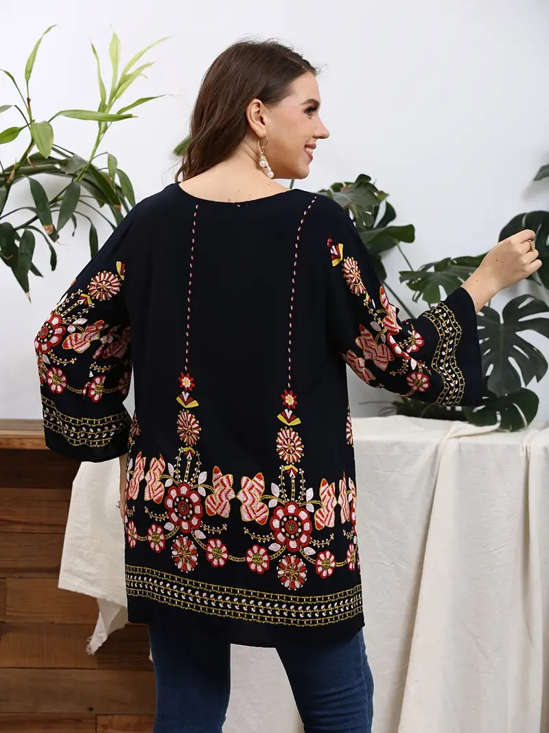 Geblümtes Tunika-Oberteil in Übergröße für den Sommer 2025