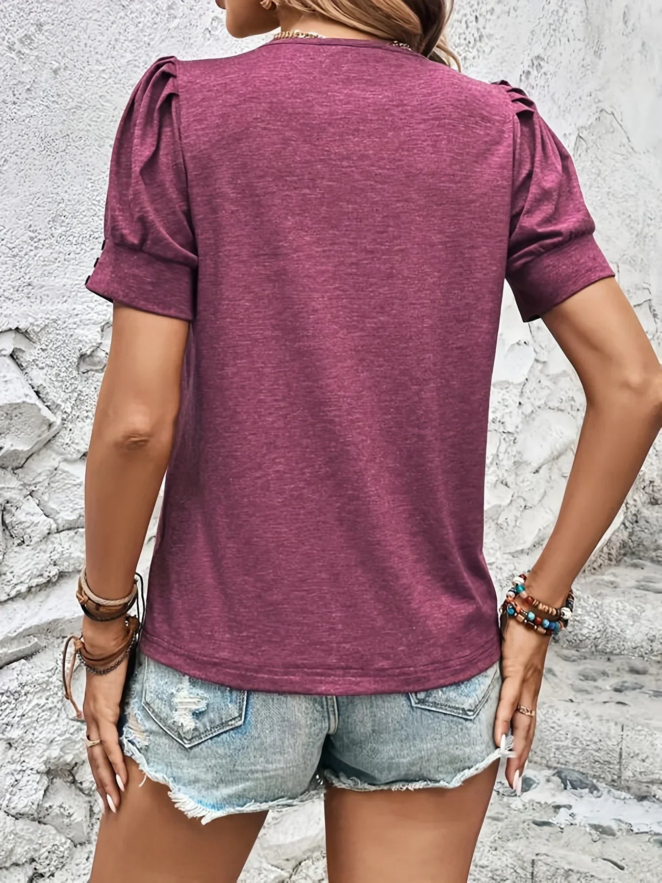 Kurzarm-Top | Rüschendetail & Sommerliche Passform 2025