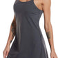 Aktives Sportkleid mit integrierten Shorts und Taschen – Liana