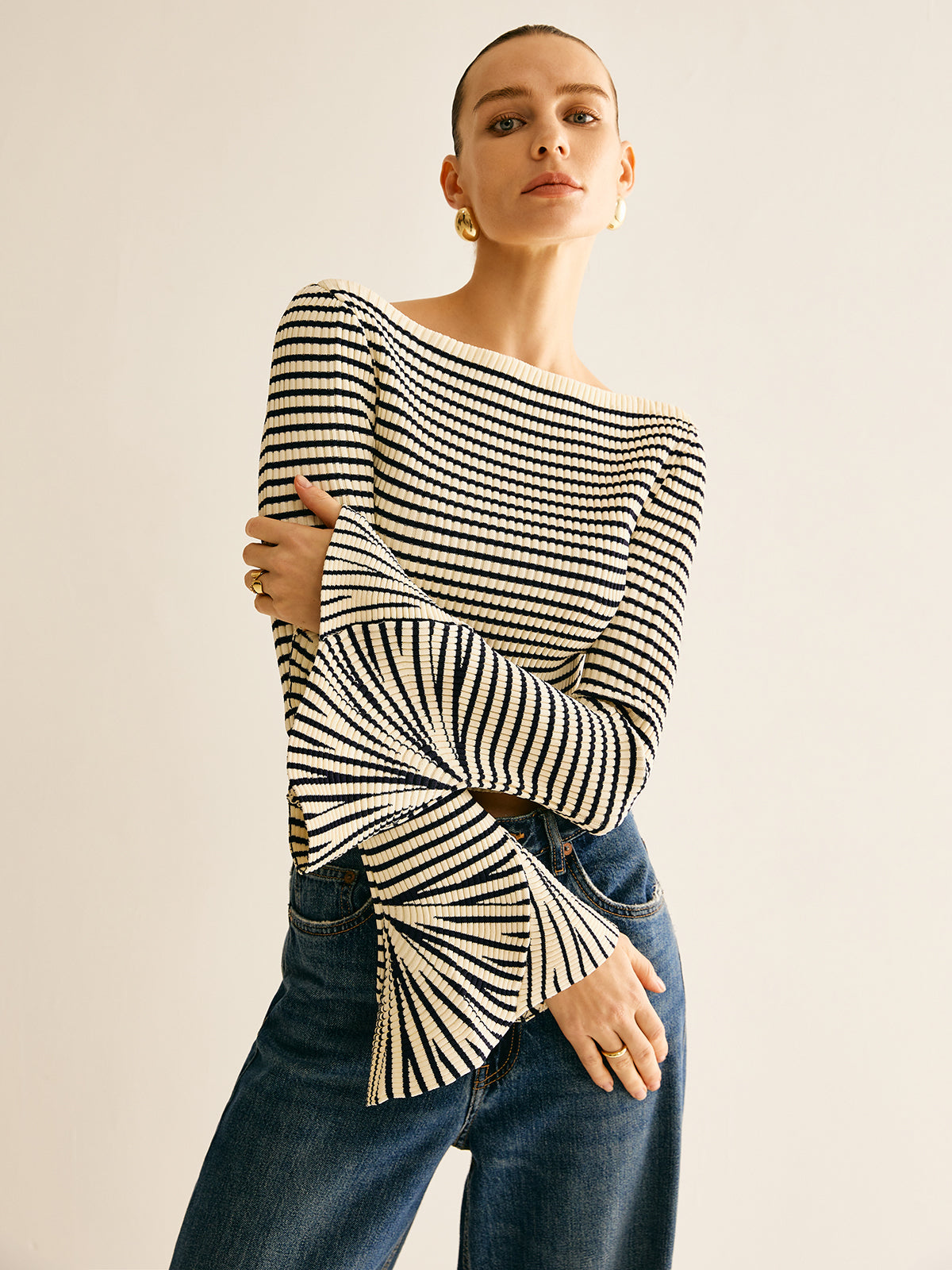 Damen-Shirt mit Cold-Shoulder und Streifen – Selene, Sommer 2025 Edition