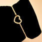 Goldenes Liebesarmband mit Charme