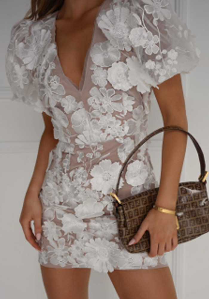 Damen Minikleid mit V-Ausschnitt und Puffärmeln für den Sommer