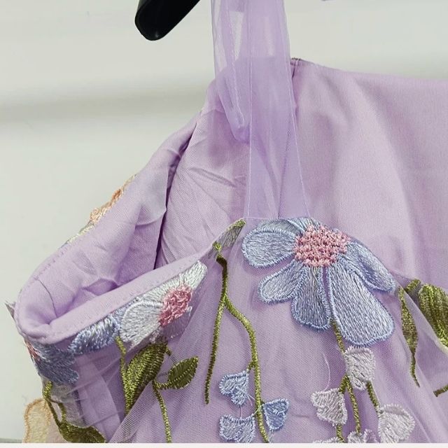 Cocktailkleid aus Tüll mit Blumenapplikationen - Rosalie, Frühling 2025 Edition