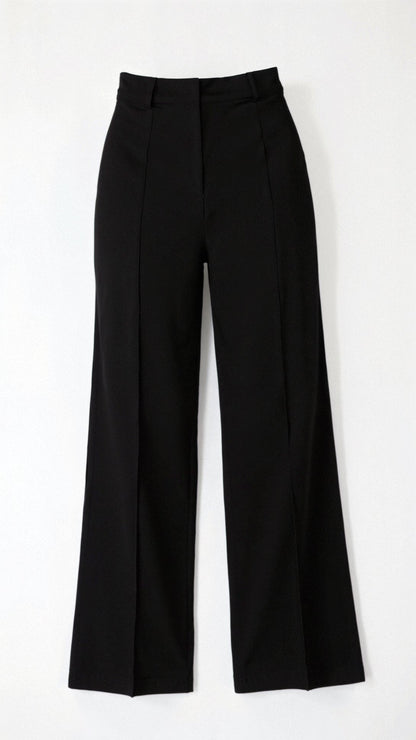 Mathilda Hose mit Weitem Bein